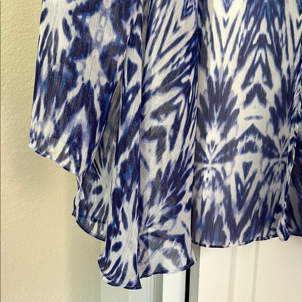 Chico’s Size I Blue and White Sheer Opened Blouse - Picture 5 of 8